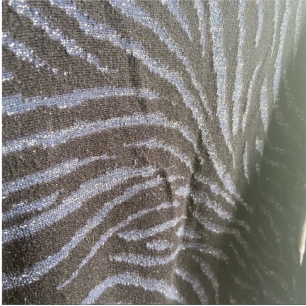 ASOS sweater black zebra print metallic yarn - Picture 2 of 7